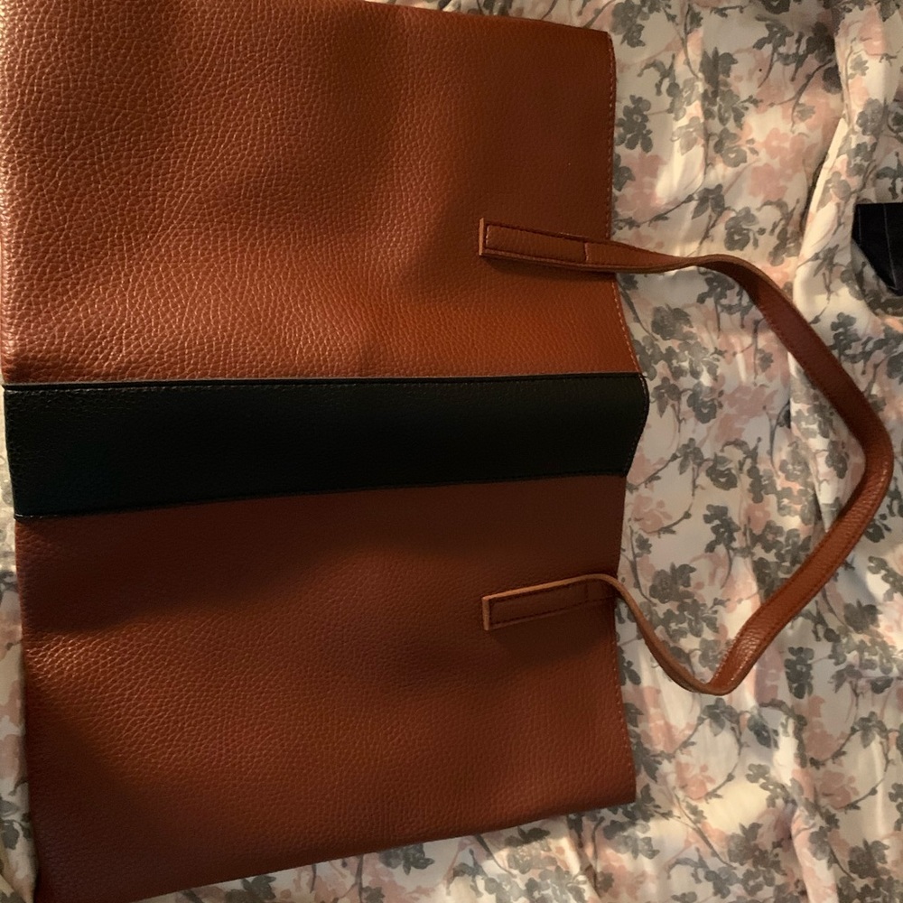 Vince Camuto purse
